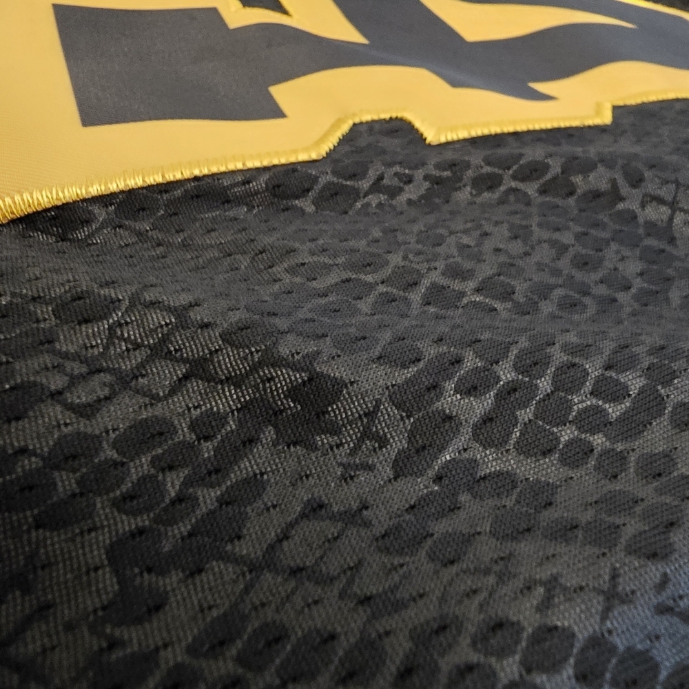 Kobe Bryant 'MAMBA' NBA jersey - Picture 7 of 15